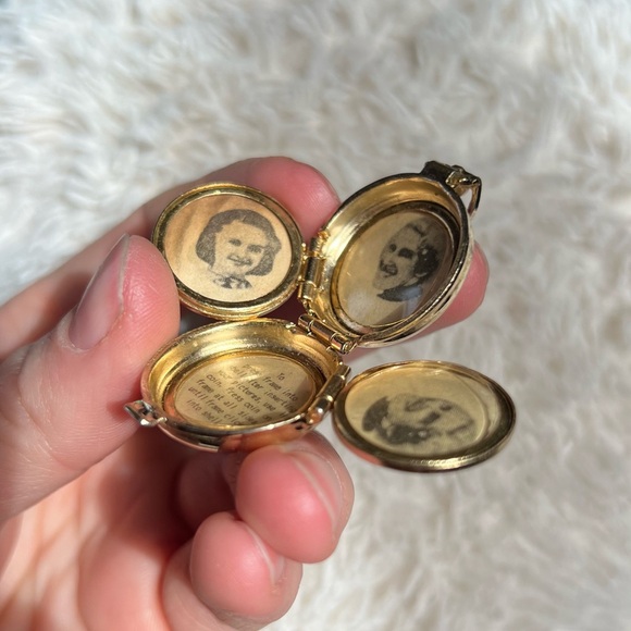 Coro Jewelry - Vintage 50s Coro 4 Frame Locket